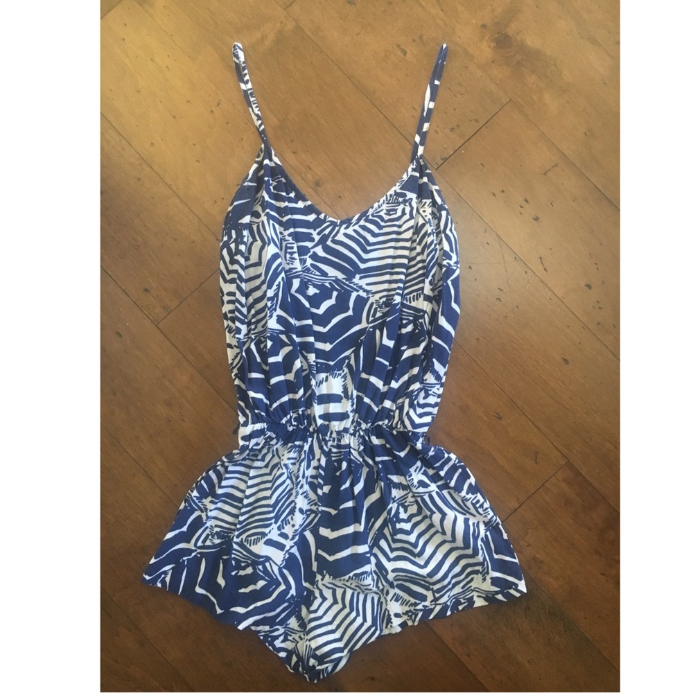 Lilly Pulitzer navy romper size XS